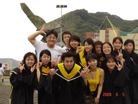 2004 (19).jpg - Jun 5, 2004 畢業典禮 [Graduation]-5
